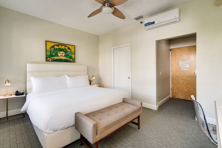 Room 53 of 88
