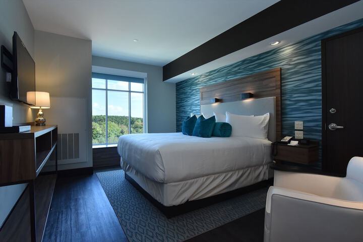 Room 13 of 30