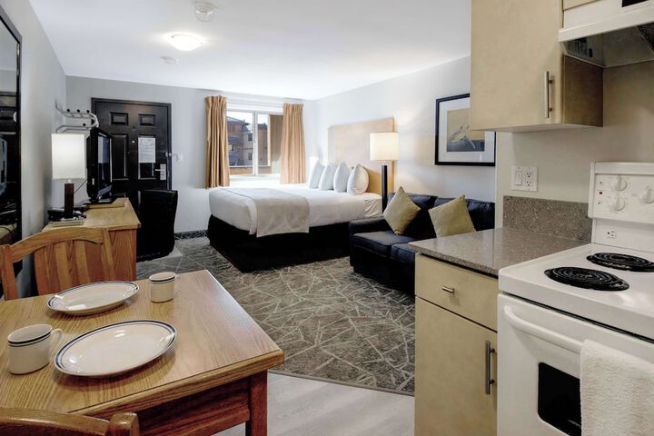 Room 36 of 60