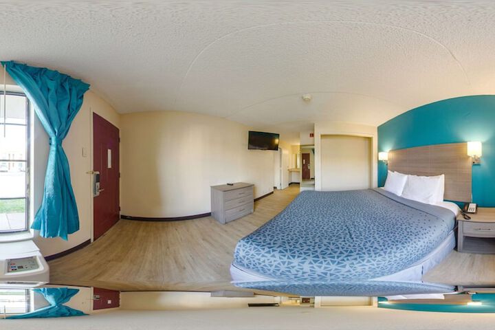 Room 15 of 36