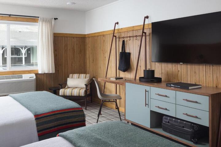 The Virginian Lodge
