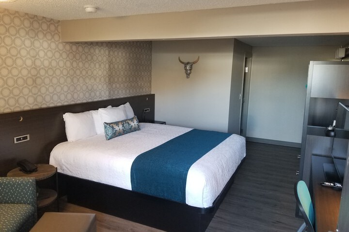 Room 6 of 15
