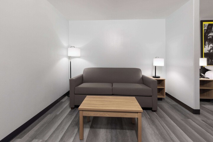 Room 40 of 59