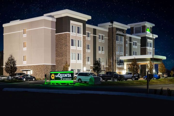 La Quinta Inn & Suites by Wyndham Morgantown