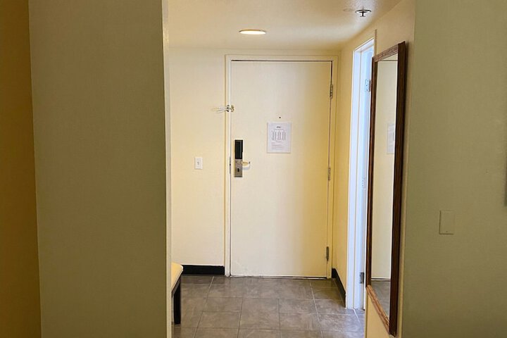 Room 25 of 72
