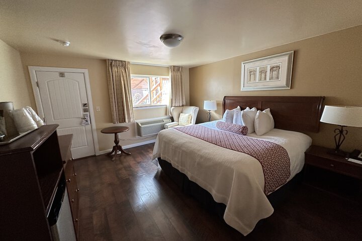 Room 32 of 59