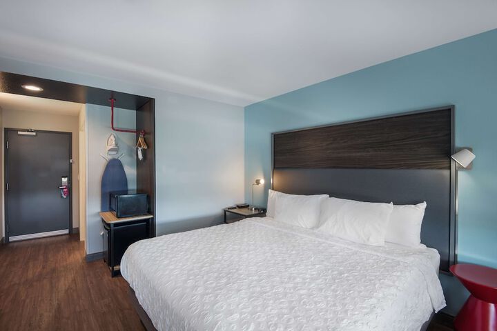 Room 18 of 32