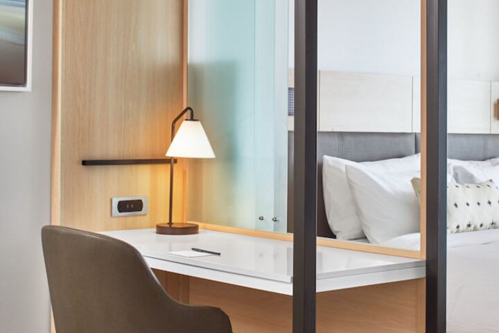 Room 42 of 91