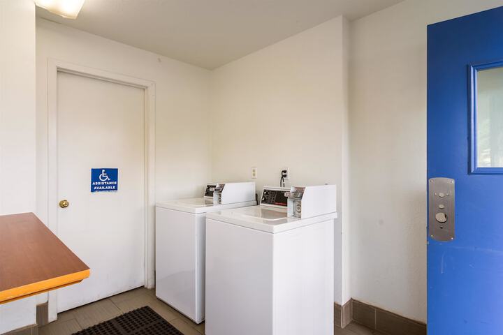 Room 13 of 34