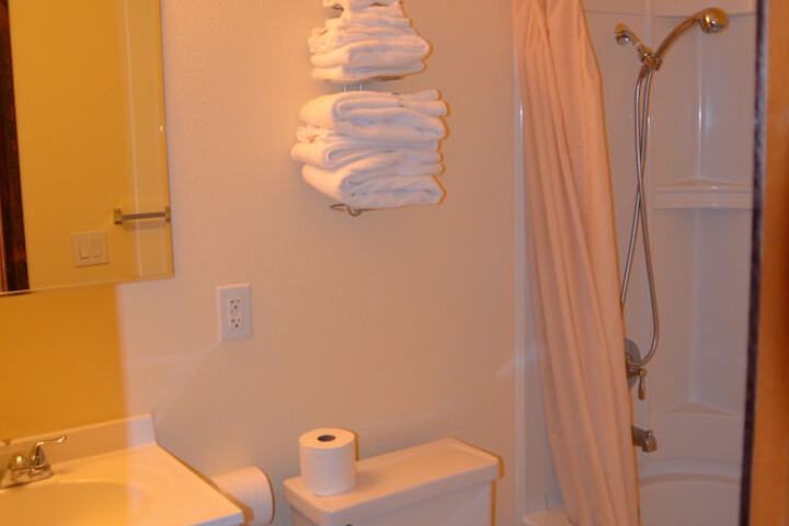 Room 16 of 38