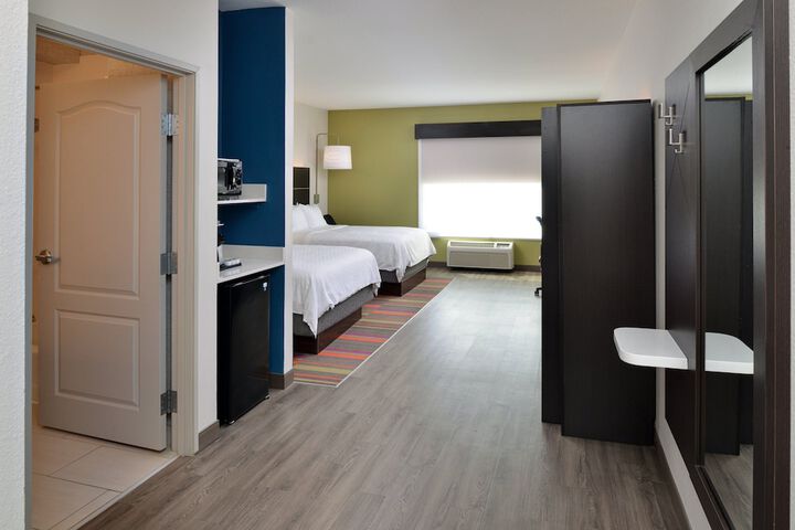 Room 28 of 67