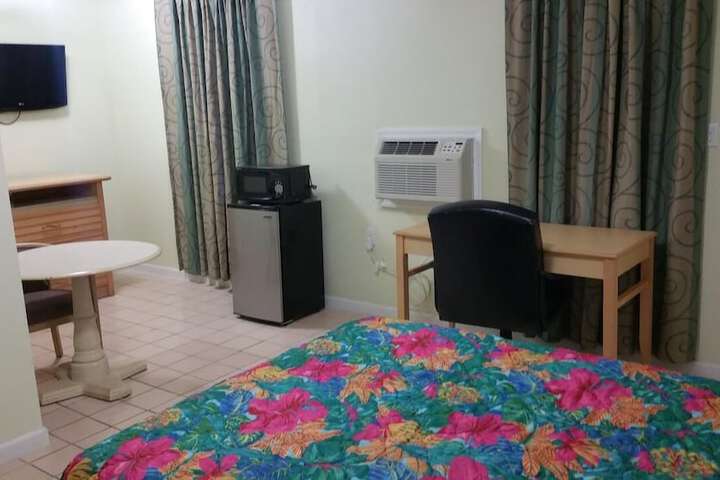 Room 14 of 18