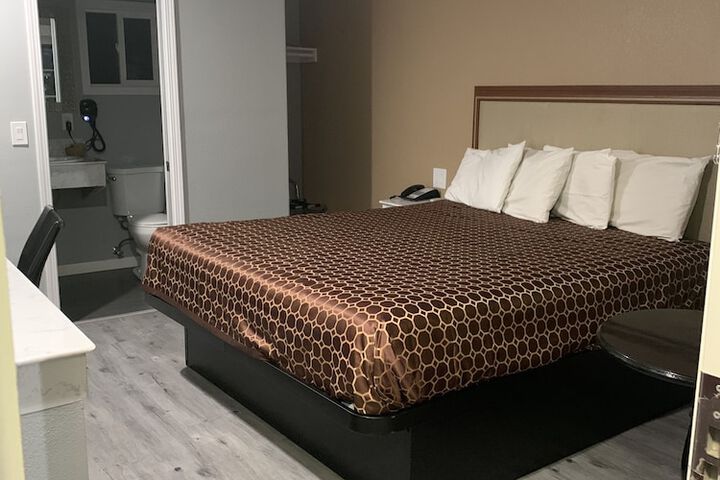 Room 18 of 43