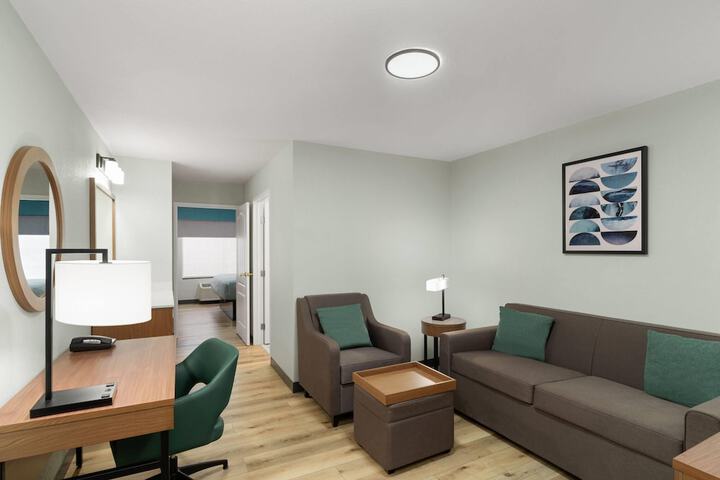 Wingate Suites by Wyndham Mansfield