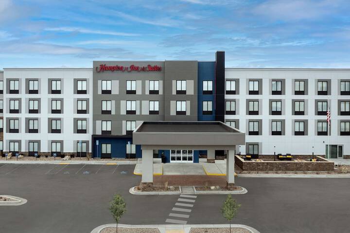 Hotel 2 of 64