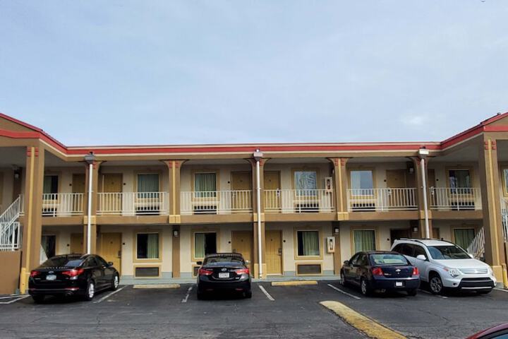 Hotel 3 of 25
