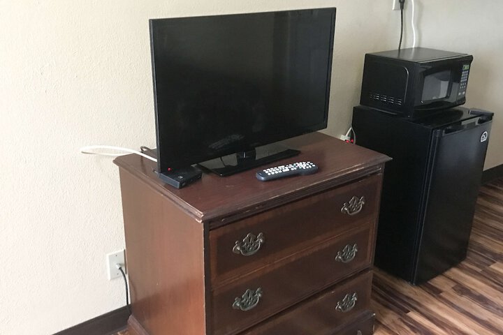 Room 5 of 12