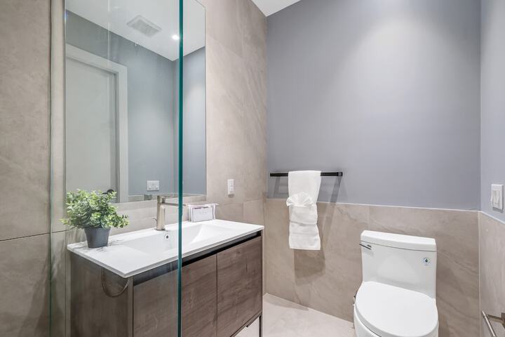 Global Luxury Suites at the Arches