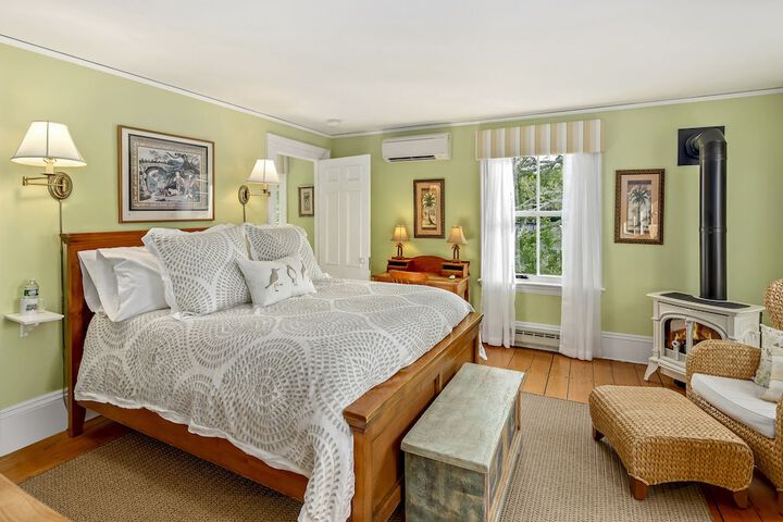 Room 15 of 28