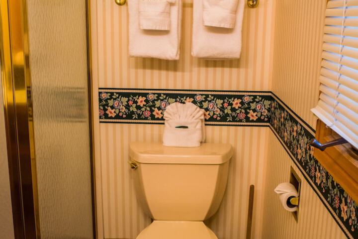Room 156 of 242