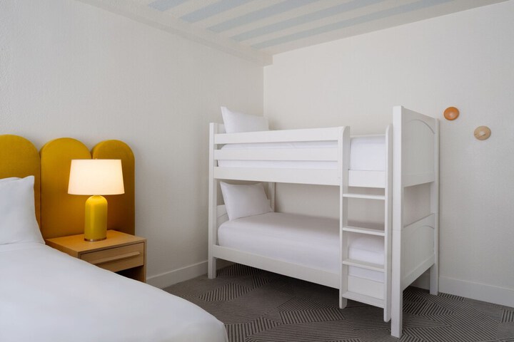 Room 47 of 71