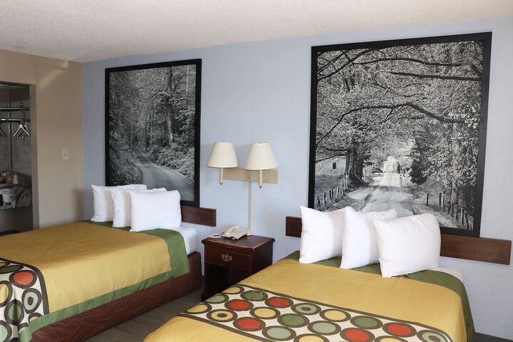 Room 6 of 25