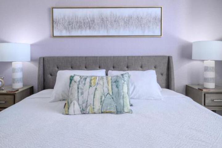 Brand New Super Cool Fountain View Condo by Main Pool Near Parks & OCCCC