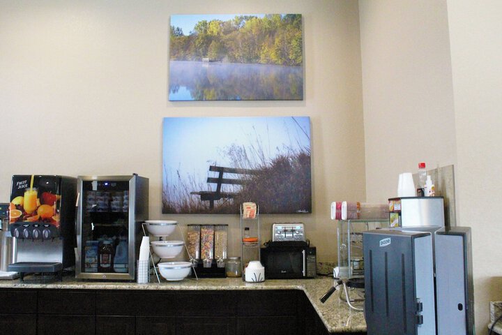 Breakfast/Coffee Service 84 of 94