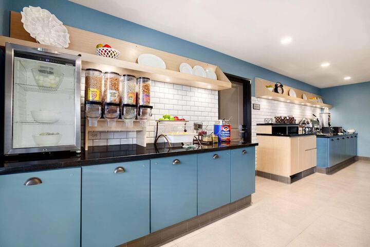 Country Inn & Suites by Radisson Roseville - St. Paul