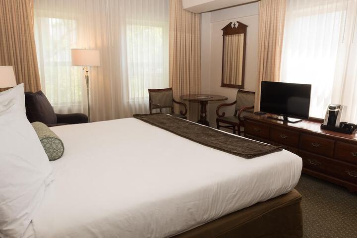 Room 6 of 32
