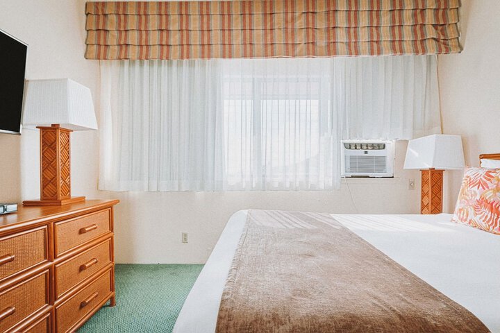 Room 93 of 107