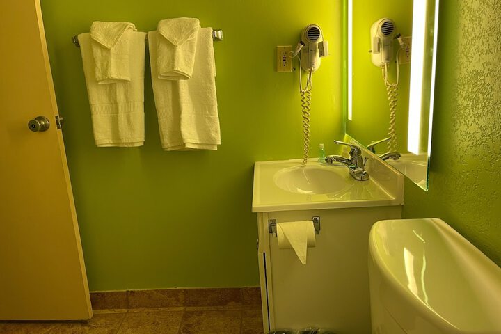Room 15 of 42