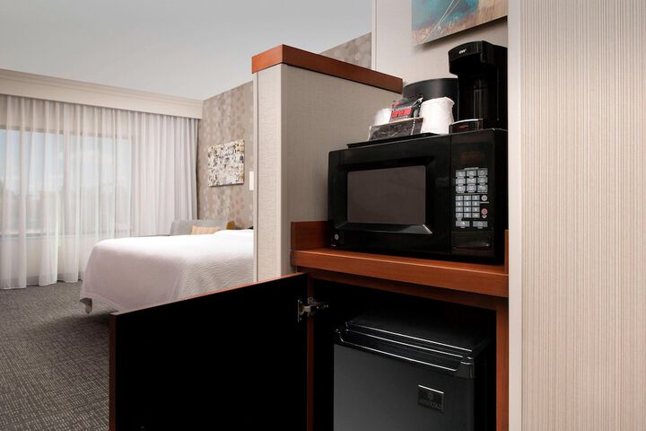 Room 16 of 27