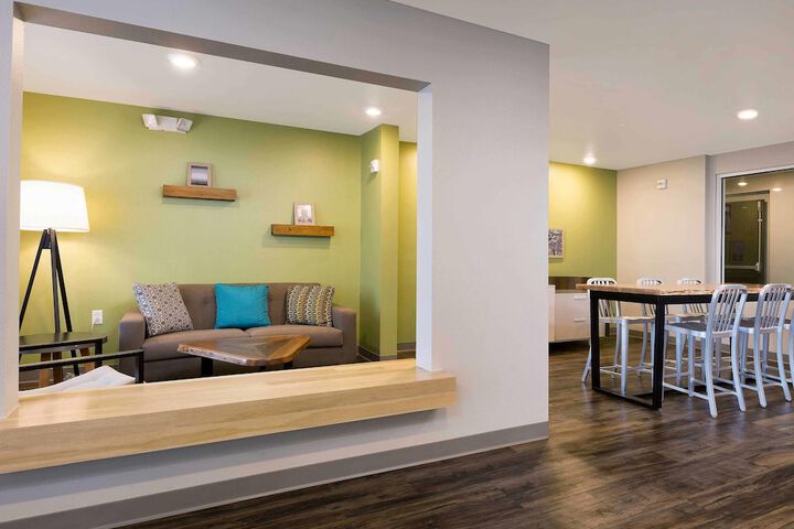 WoodSpring Suites Minot