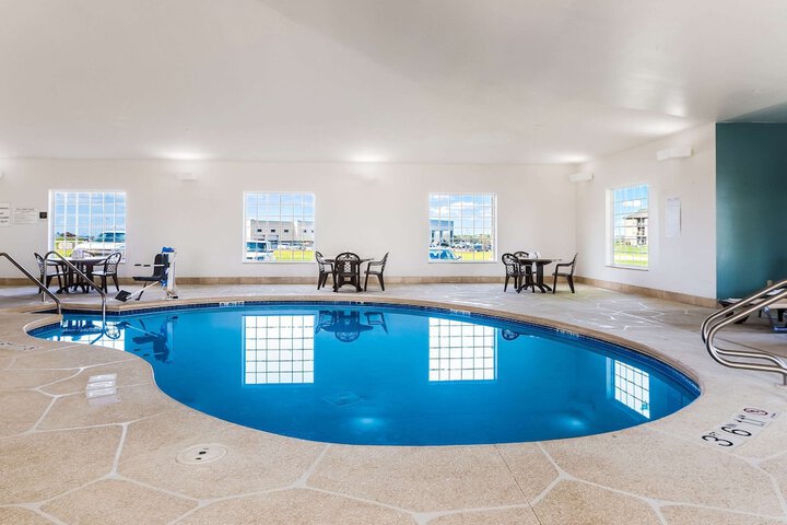 Pool 7 of 65