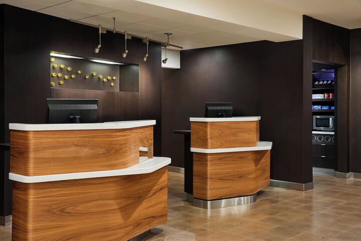 Courtyard by Marriott St. Louis Creve Coeur