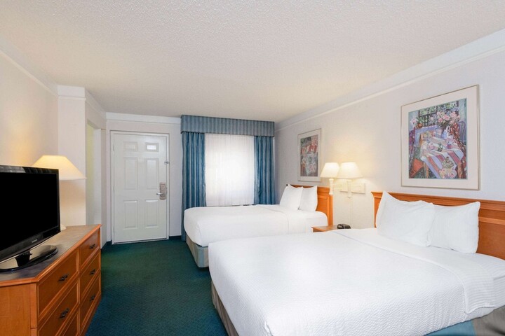 Room 20 of 38
