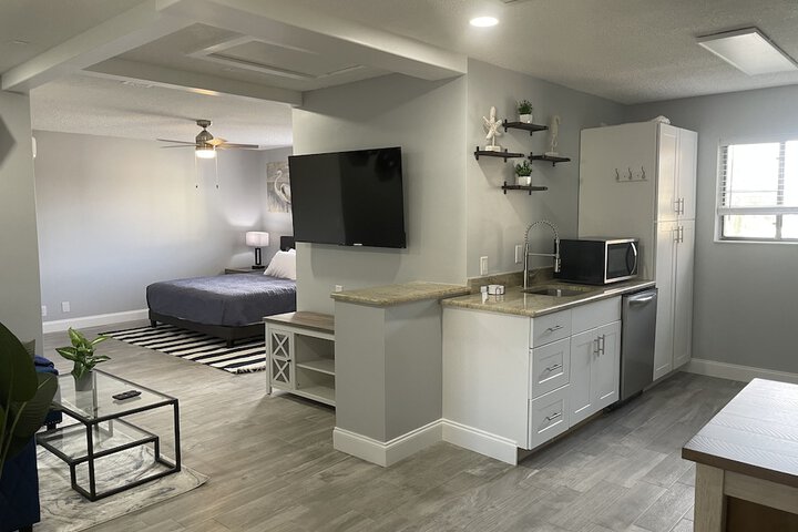 Room 17 of 27