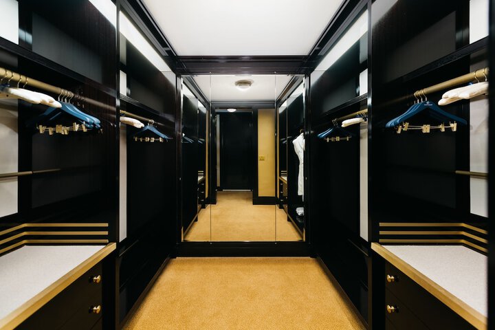 Room 71 of 121