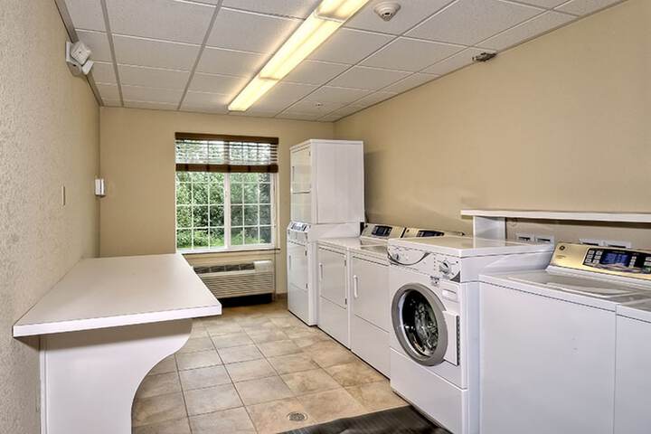 Candlewood Suites Burlington South by IHG
