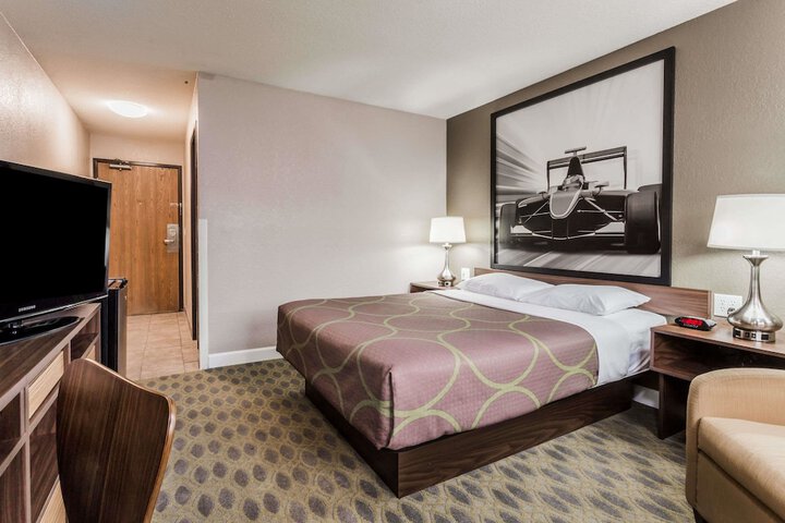 Room 8 of 20
