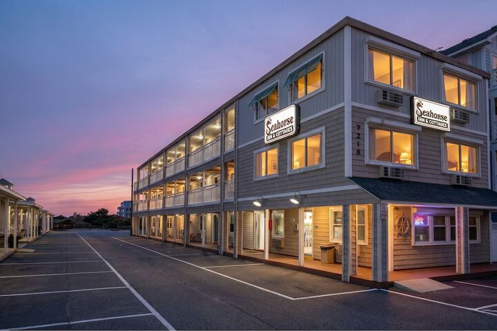 Seahorse Inn and Cottages