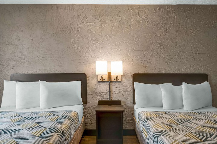 Motel 6 Elk Grove Village IL - OHare
