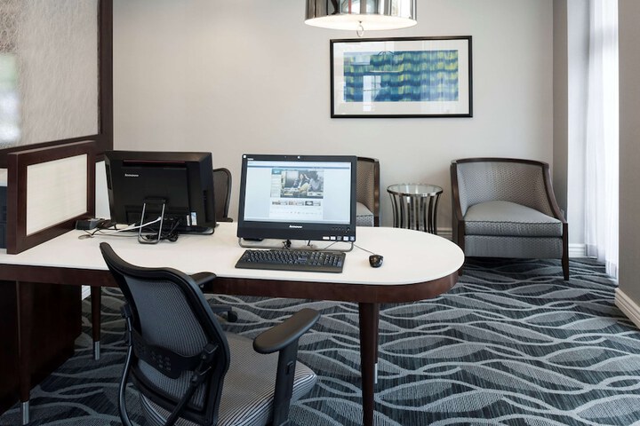 Business Center 25 of 26