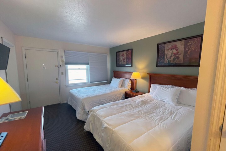 Room 44 of 104