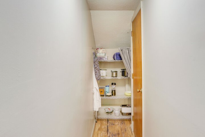 Cozy Norwalk Apt: Near Cedar Point & Kalahari!