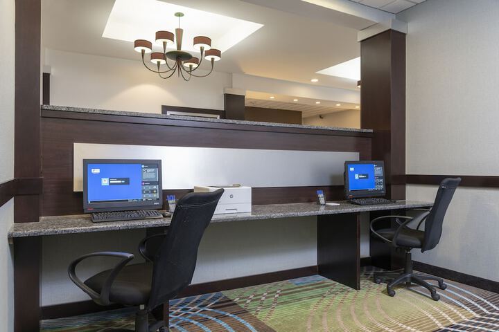 Holiday Inn Express Hotel & Suites New Philadelphia by IHG