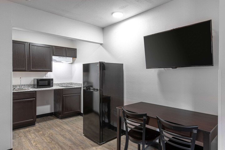 Room 7 of 38
