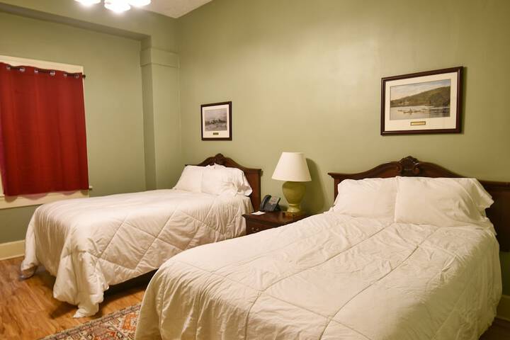 Room 35 of 114