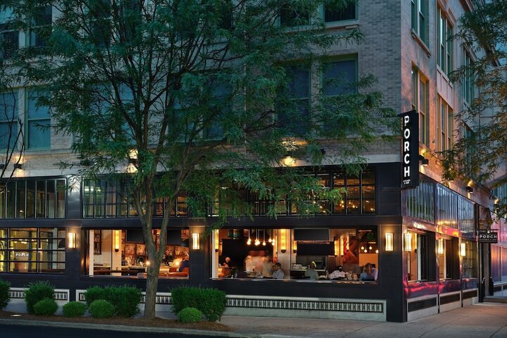 Hotel 2 of 100